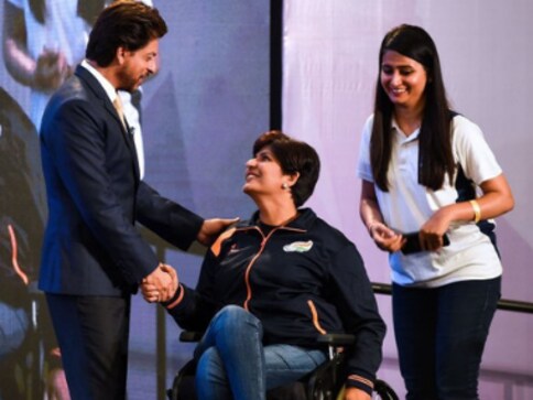 Shah Rukh Khan reveals para-athlete Deepa Malik inspired him to not 'quit everything' a month ago Shah Rukh Khan reveals para-athlete Deepa Malik inspired him to not 'quit everything' a month ago